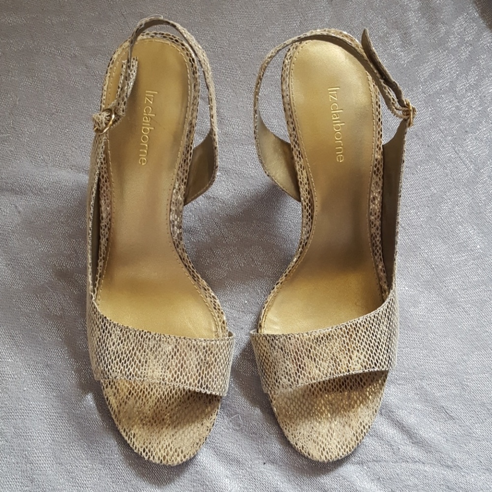 GOLD mid height heels. Liz Claiborne.
